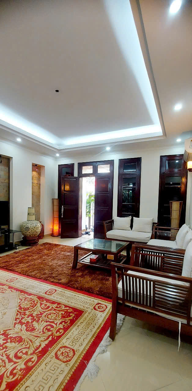 Biệt thự 4 Phòng Ngủ đã sửa đẹp đủ đồ ở Lô C4 Ciputra HN Cho thuê giá rẻ bất ngờ