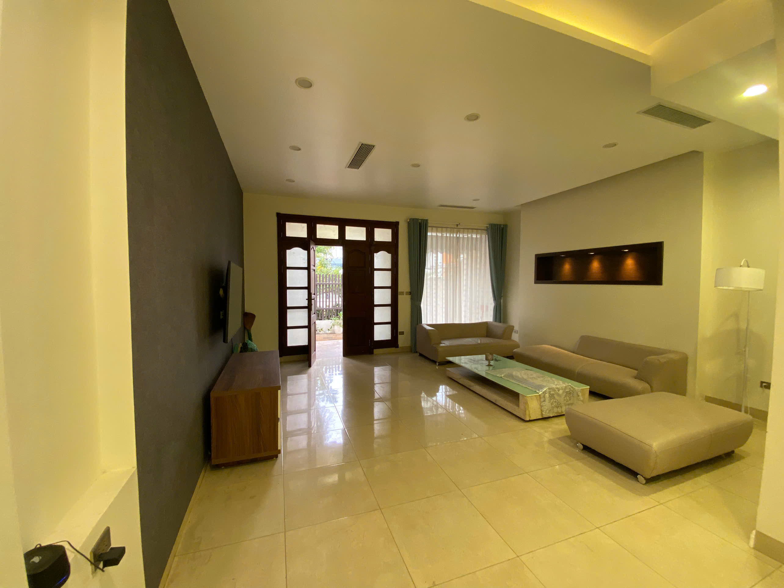 Bán biệt thự lô C2 giá rẻ diện tích 126m2 ở khu Ciputra Hà Nội giá hơn 46 Tỷ