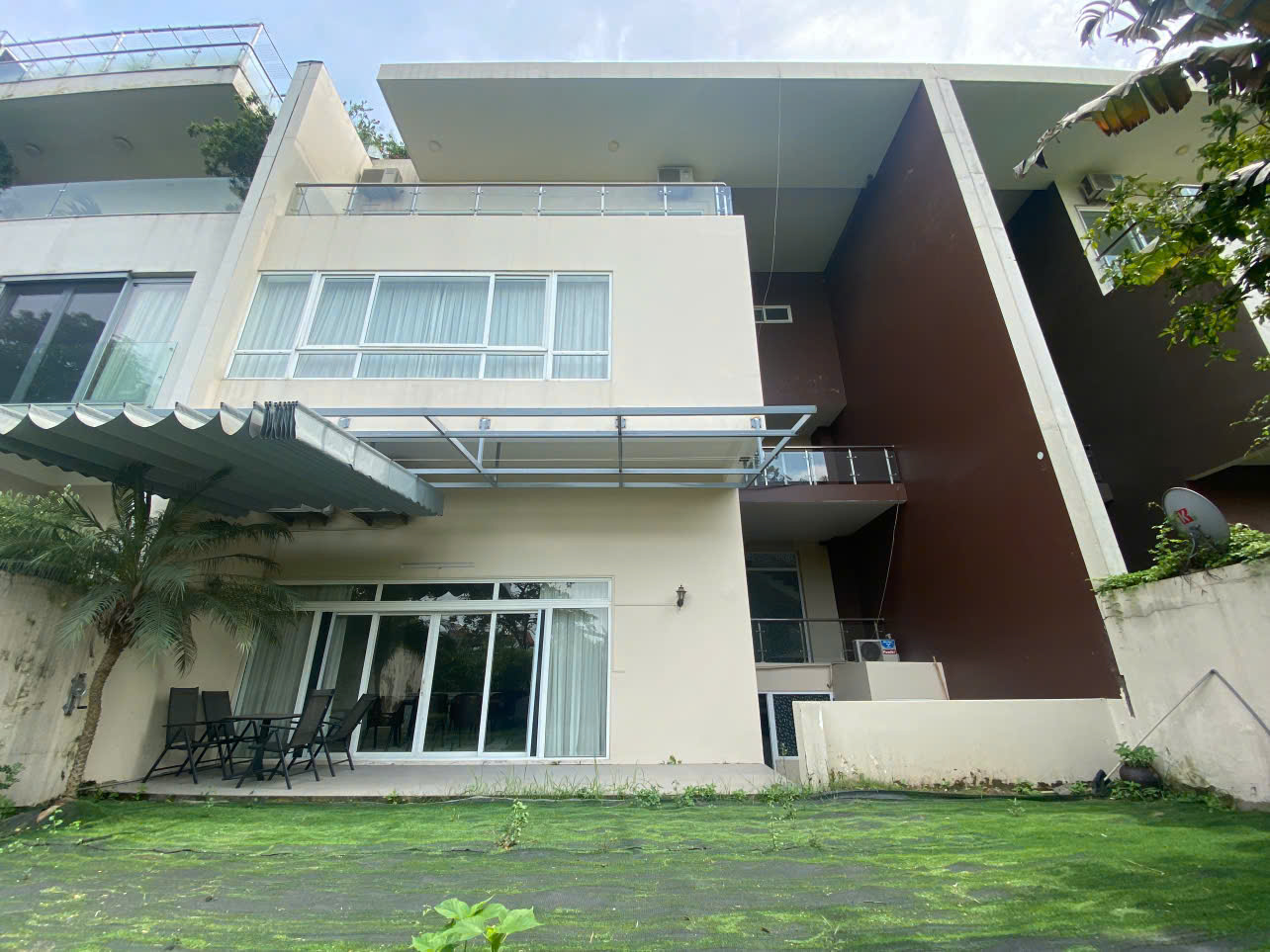 Bán biệt thự Lô Q diện tích 370m2 khu Đô Thị Nam Thăng Long, Ciputra Hà Nội giá rẻ