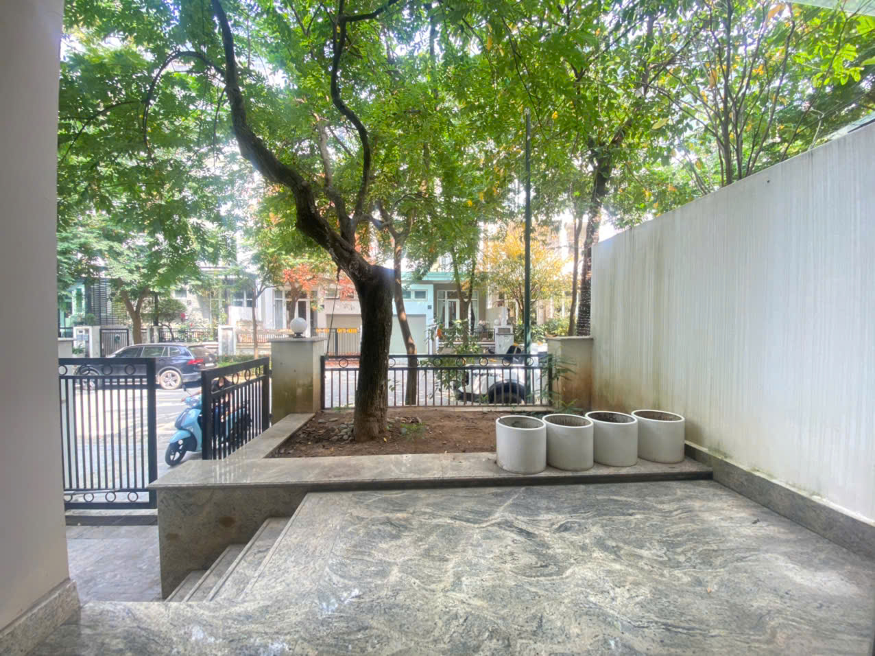 Biệt thự 5 Phòng Ngủ đủ đồ ở Lô C Khu Đô Thị Nam Thăng Long chỉ 50 Triệu/Tháng