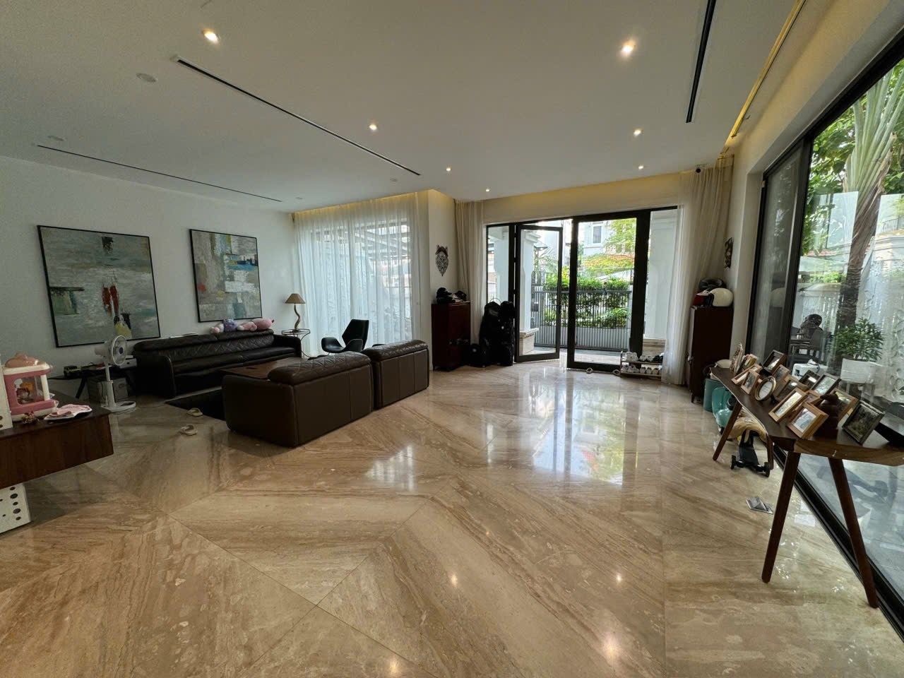 Biệt thự 6 Phòng Ngủ sửa đẹp sân vườn rộng ở lô T1 Ciputra Hà Nội bán giá rẻ