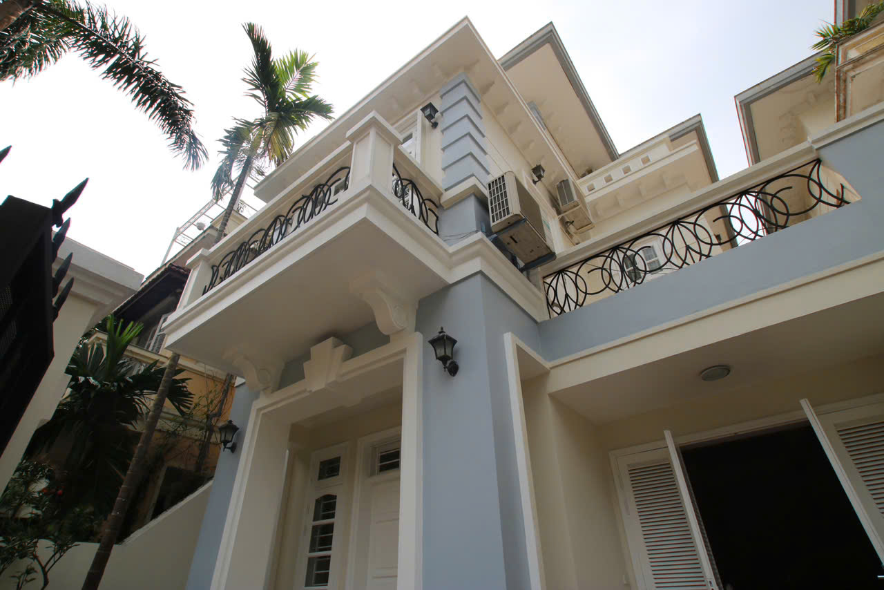 Biệt thự giá siêu rẻ Lô C Khu Ciputra Hà Nội giá 355 Triệu/m2