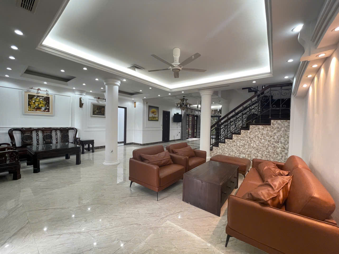 Cho thuê biệt thự 4 Phòng Ngủ mặt đường đô lô C diện tích 198m2 giá hợp lý