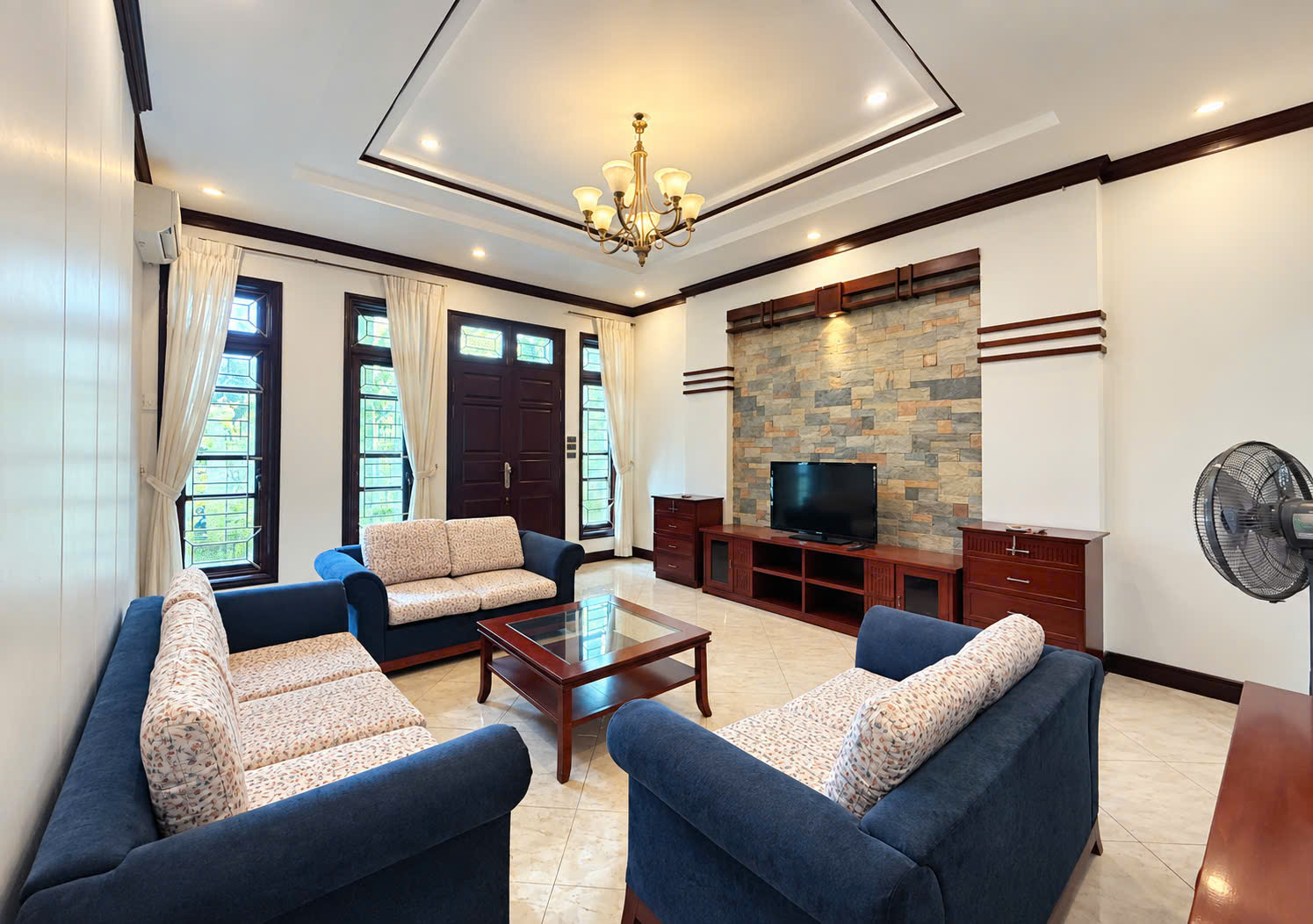 Cho thuê biệt thự 5 Phòng Ngủ Lô C1 Ciputra Hà Nội mặt đường đôi giá rẻ chỉ 58 Triệu/Tháng